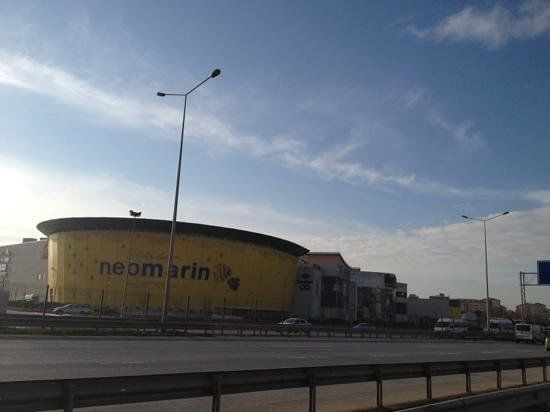 Einkaufszentrum Neomarin