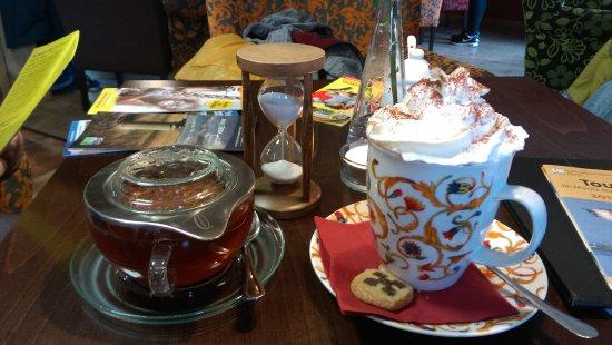 tete a tee & cafe