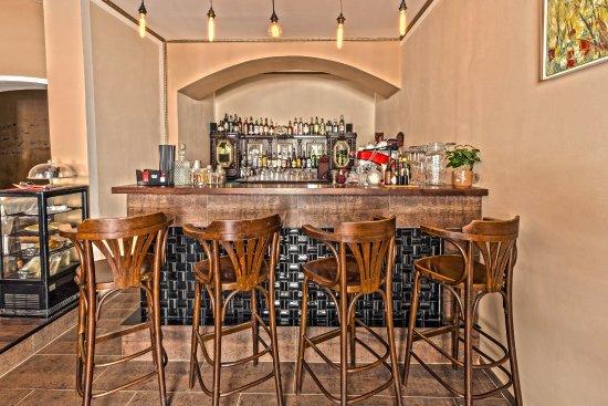 Josie bar