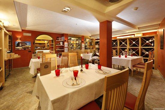 Mota - Food & Wine