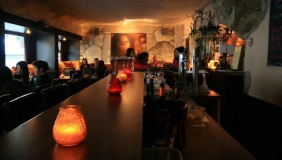 Davinda Lounge