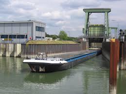 die Schleuse Friedrichsfeld