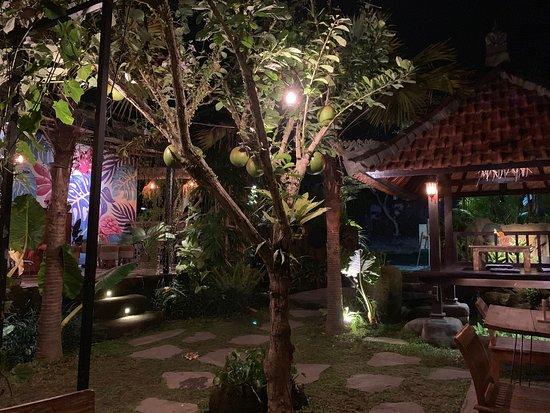 Se'Hari Warung