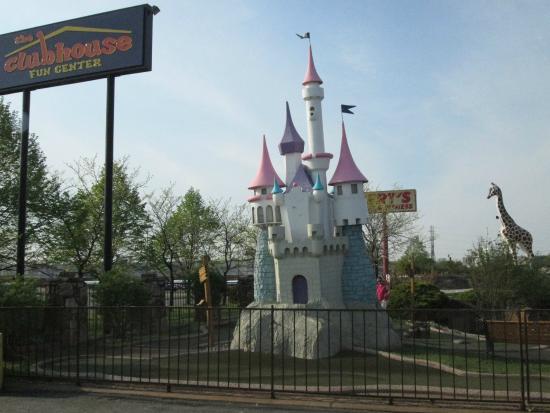 The Clubhouse Fun Center
