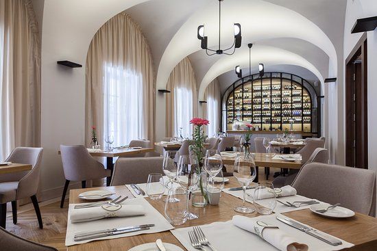La Rotisserie Restaurant