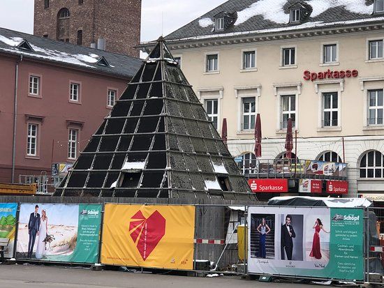 die Karlsruher Pyramide