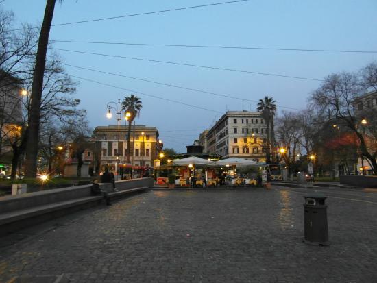 der Piazza del Risorgimento