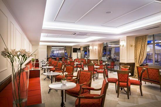 Cafe Strauss