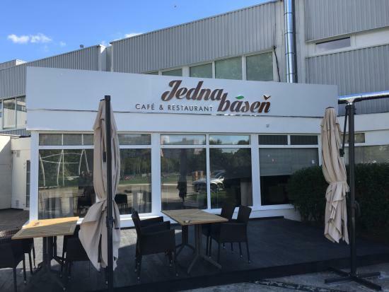 Jedna Basen cafe restaurant