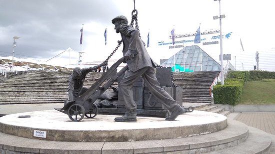 The Dockers Sculpture